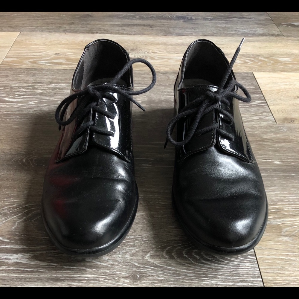 Naot Patent Oxfords